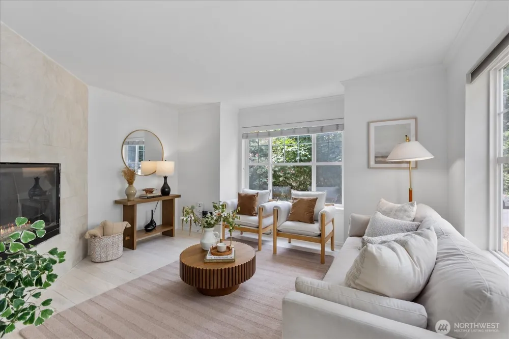 13716 Midvale Avenue #C Seattle, WA 98133