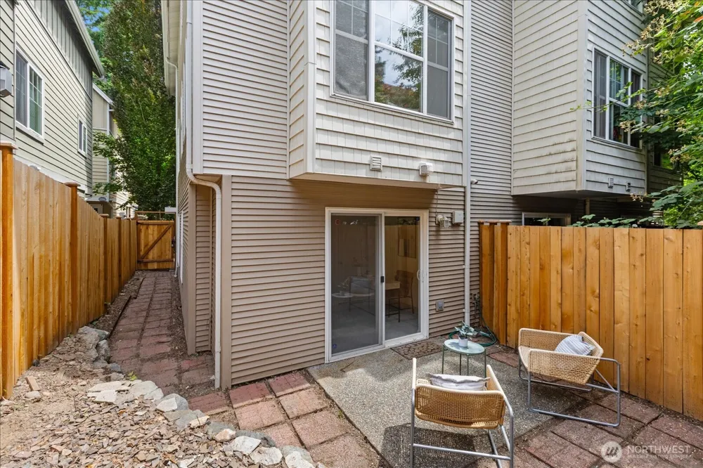 13716 Midvale Avenue #C Seattle, WA 98133
