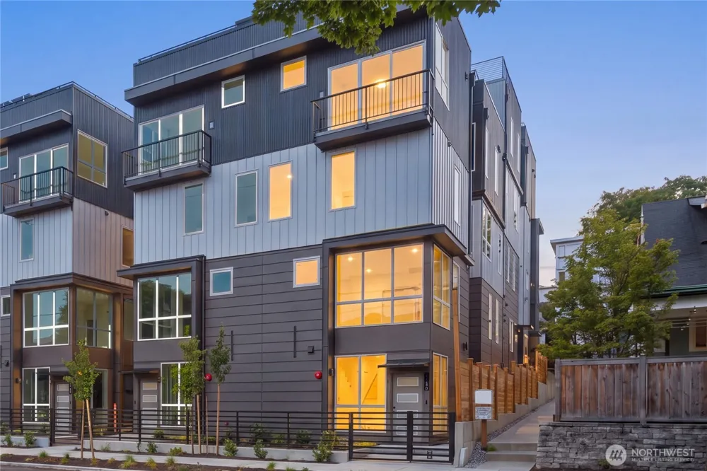 2328 Franklin Avenue E #D Seattle, WA 98102