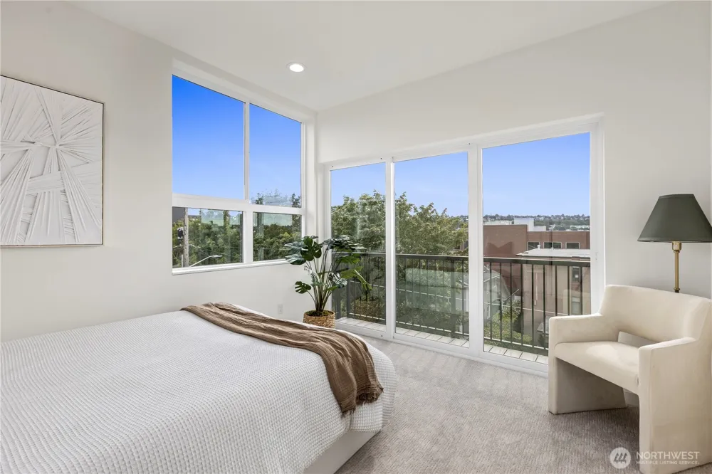 2328 Franklin Avenue E #D Seattle, WA 98102