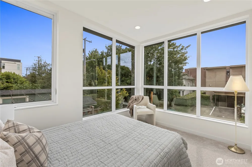 2328 Franklin Avenue E #D Seattle, WA 98102