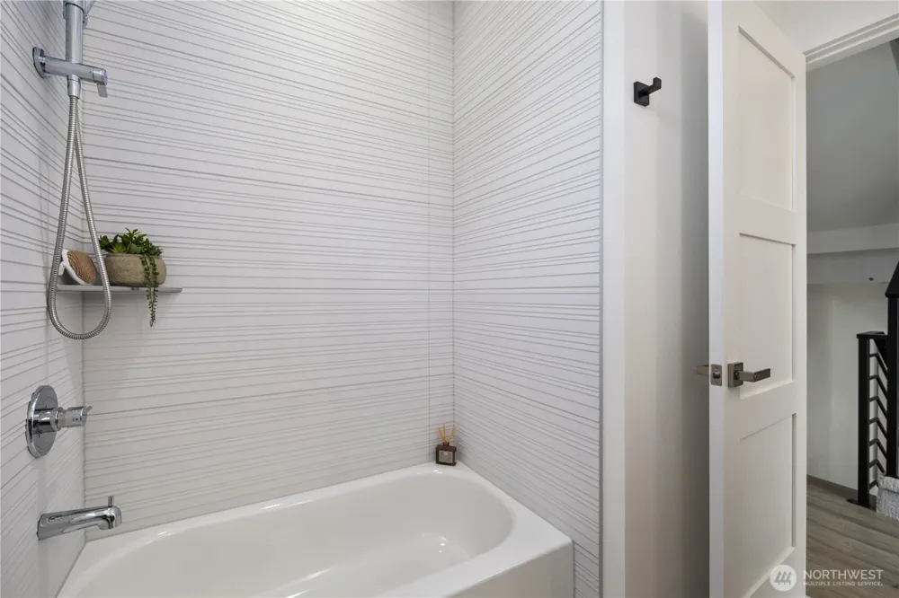 2328 Franklin Avenue E #D Seattle, WA 98102