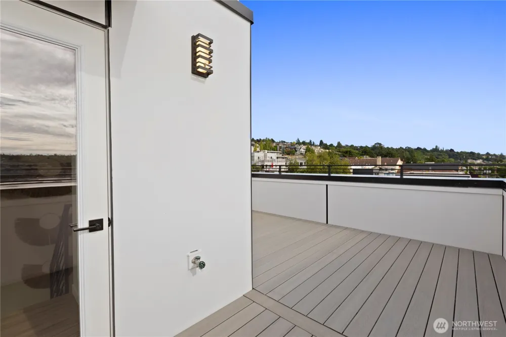 2328 Franklin Avenue E #D Seattle, WA 98102