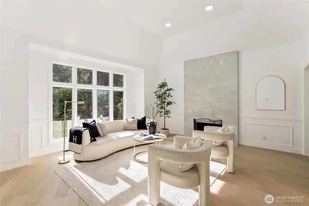 19108 NE 143rd Place Woodinville, WA 98077