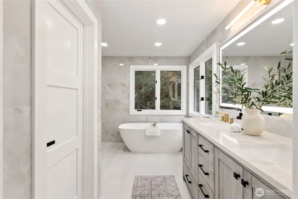 19108 NE 143rd Place Woodinville, WA 98077
