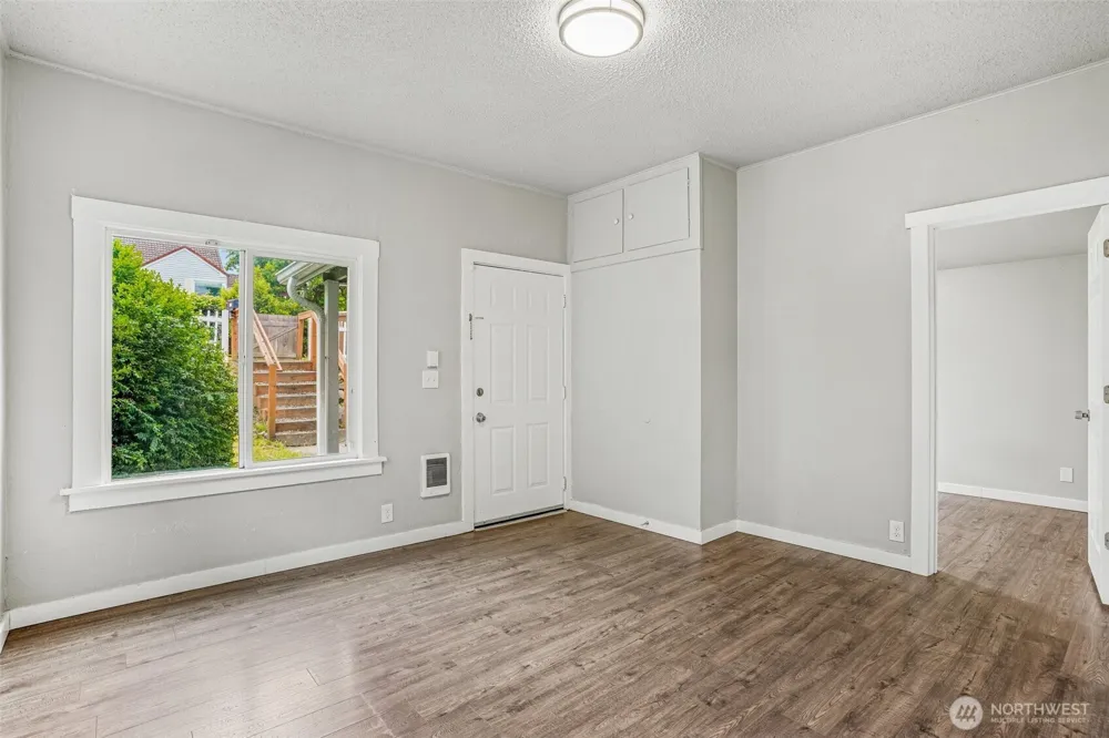 3319 E Grandview Avenue Tacoma, WA 98404