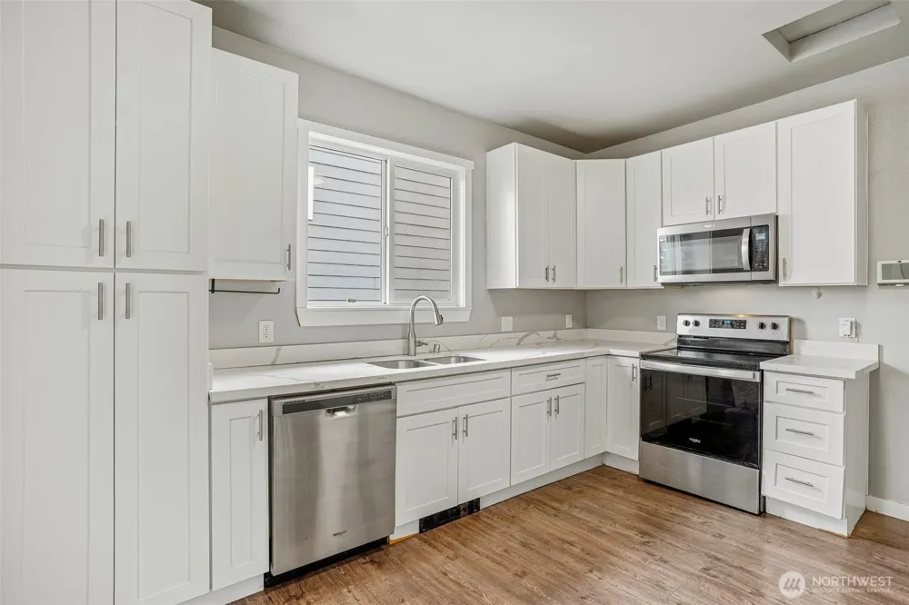 3319 E Grandview Avenue Tacoma, WA 98404