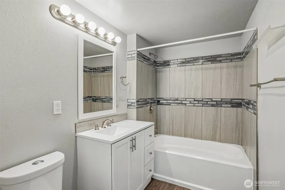 3319 E Grandview Avenue Tacoma, WA 98404
