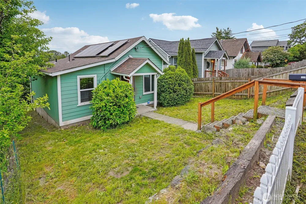 3319 E Grandview Avenue Tacoma, WA 98404