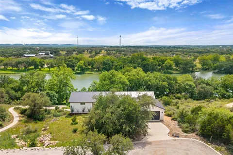 299 River Place