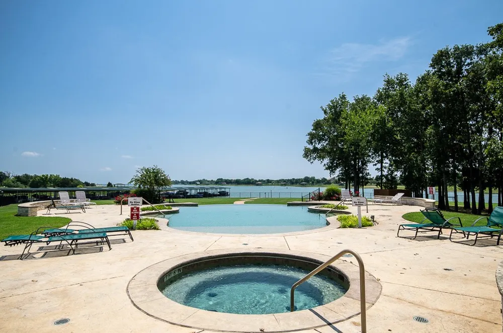 566 Clubhouse Drive Corsicana, TX 75109