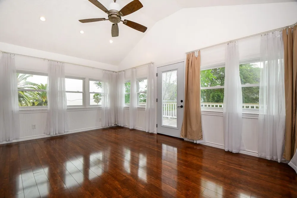 704 6th Street Kemah, TX 77565