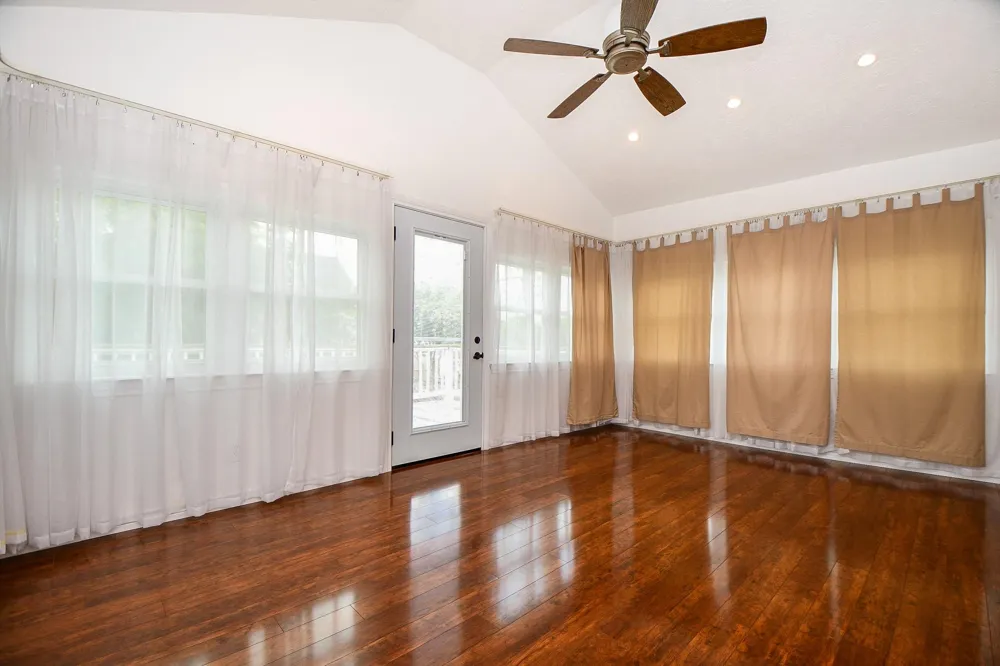 704 6th Street Kemah, TX 77565