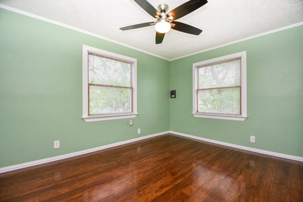 704 6th Street Kemah, TX 77565