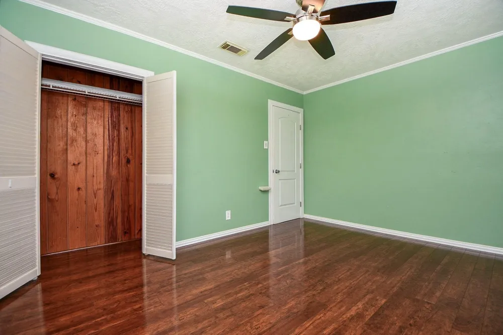 704 6th Street Kemah, TX 77565