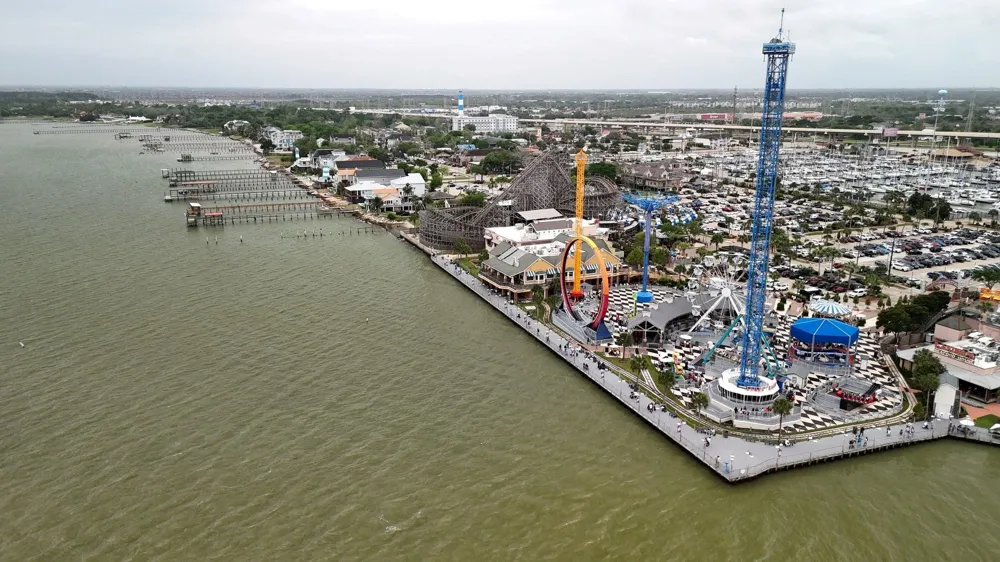 704 6th Street Kemah, TX 77565