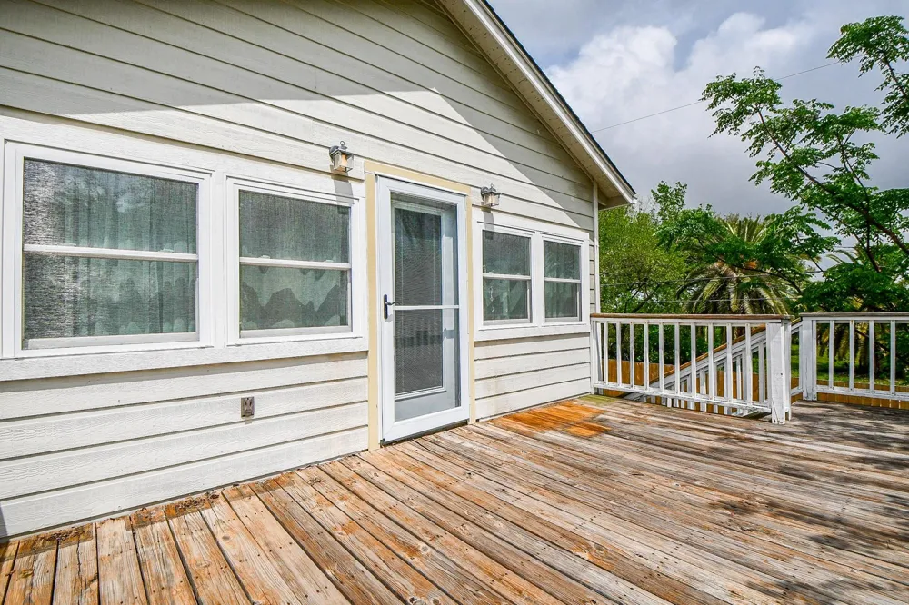 704 6th Street Kemah, TX 77565