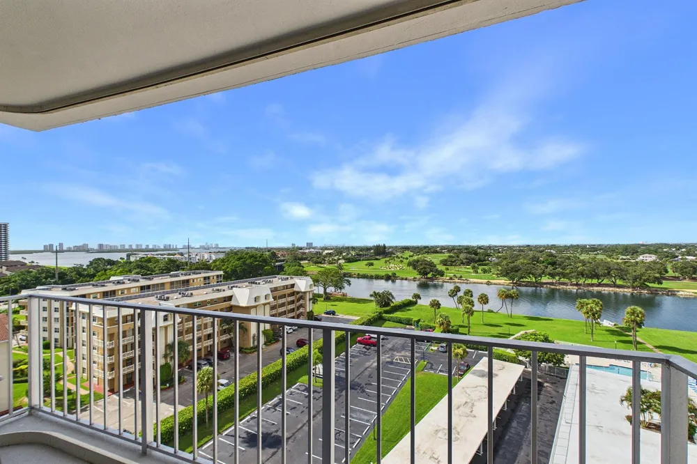 336 GOLFVIEW ROAD #1017 North Palm Beach, FL 33408