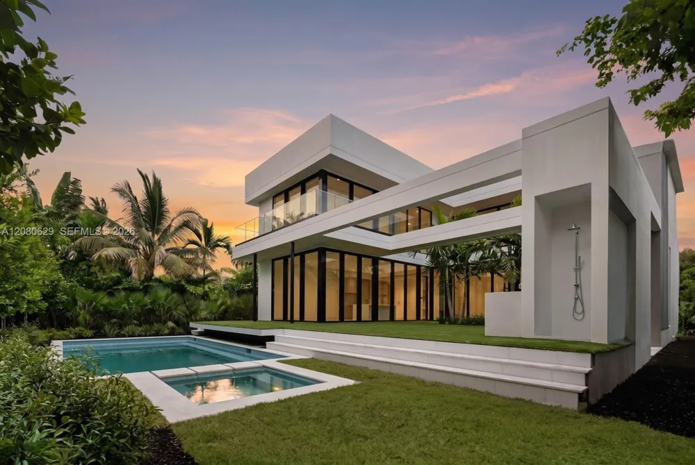 2094 Prairie Ave Miami Beach, FL 33139