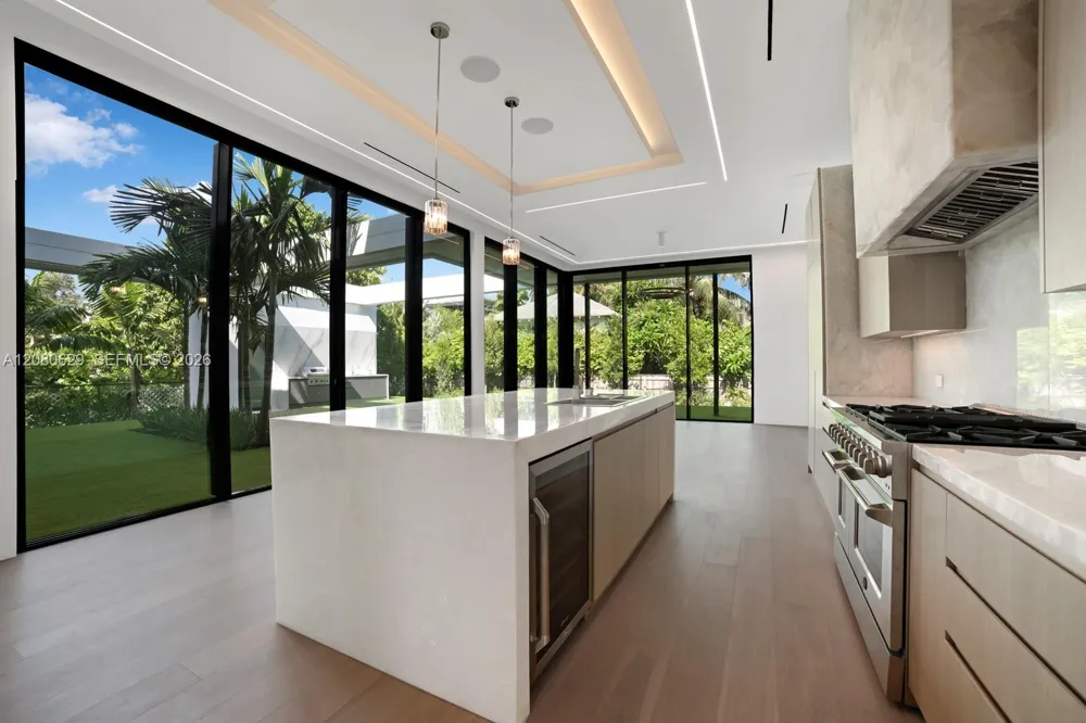 2094 Prairie Ave Miami Beach, FL 33139