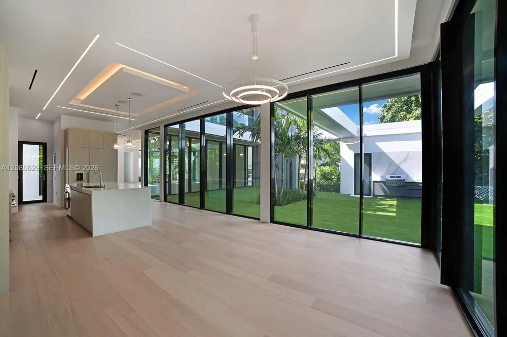 2094 Prairie Ave Miami Beach, FL 33139