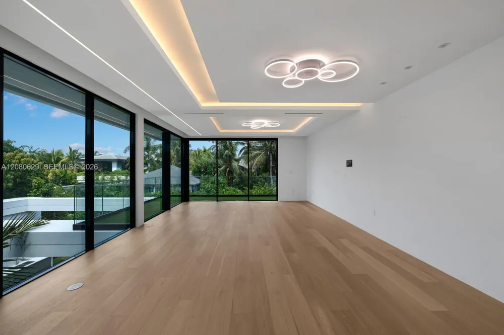 2094 Prairie Ave Miami Beach, FL 33139