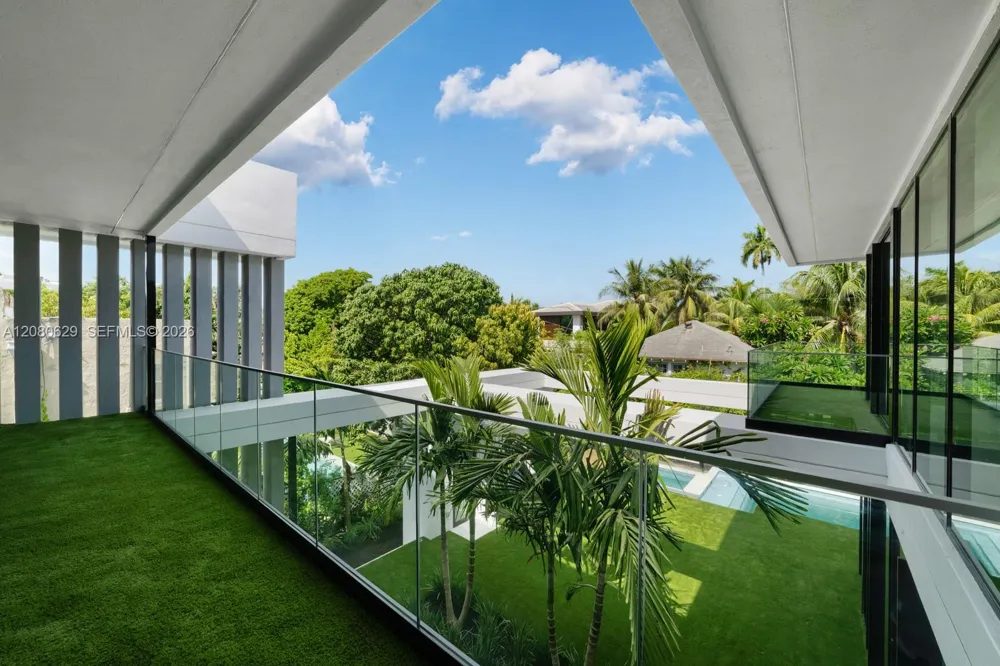 2094 Prairie Ave Miami Beach, FL 33139
