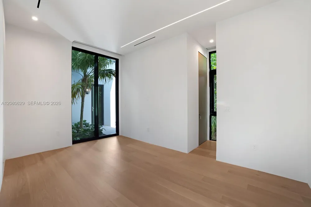 2094 Prairie Ave Miami Beach, FL 33139