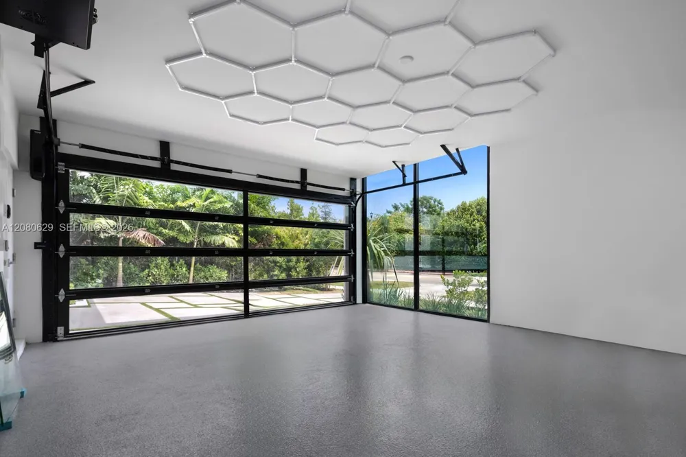 2094 Prairie Ave Miami Beach, FL 33139