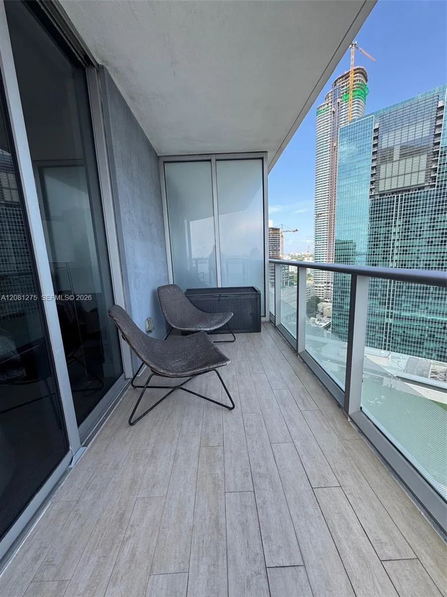1300 Brickell Bay Dr #2610 Miami, FL 33131