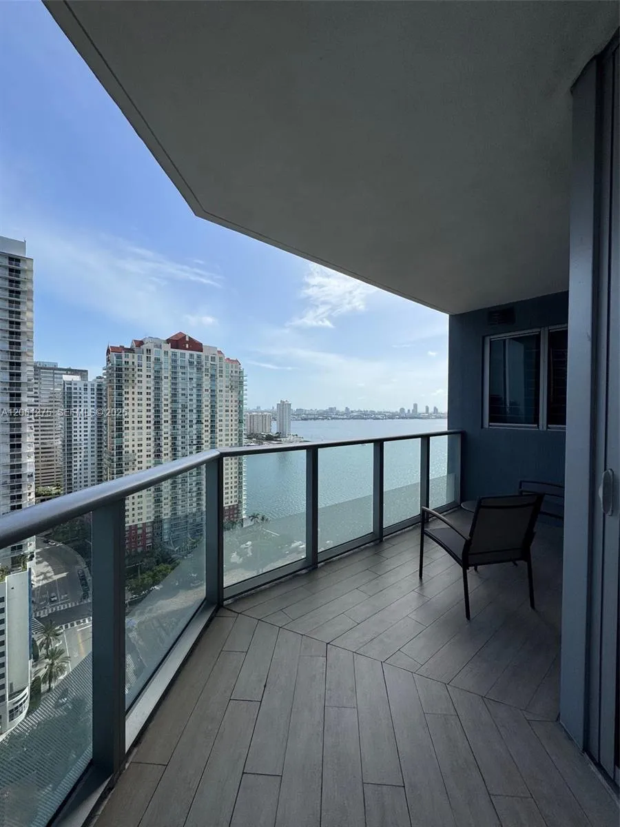 1300 Brickell Bay Dr #2610 Miami, FL 33131