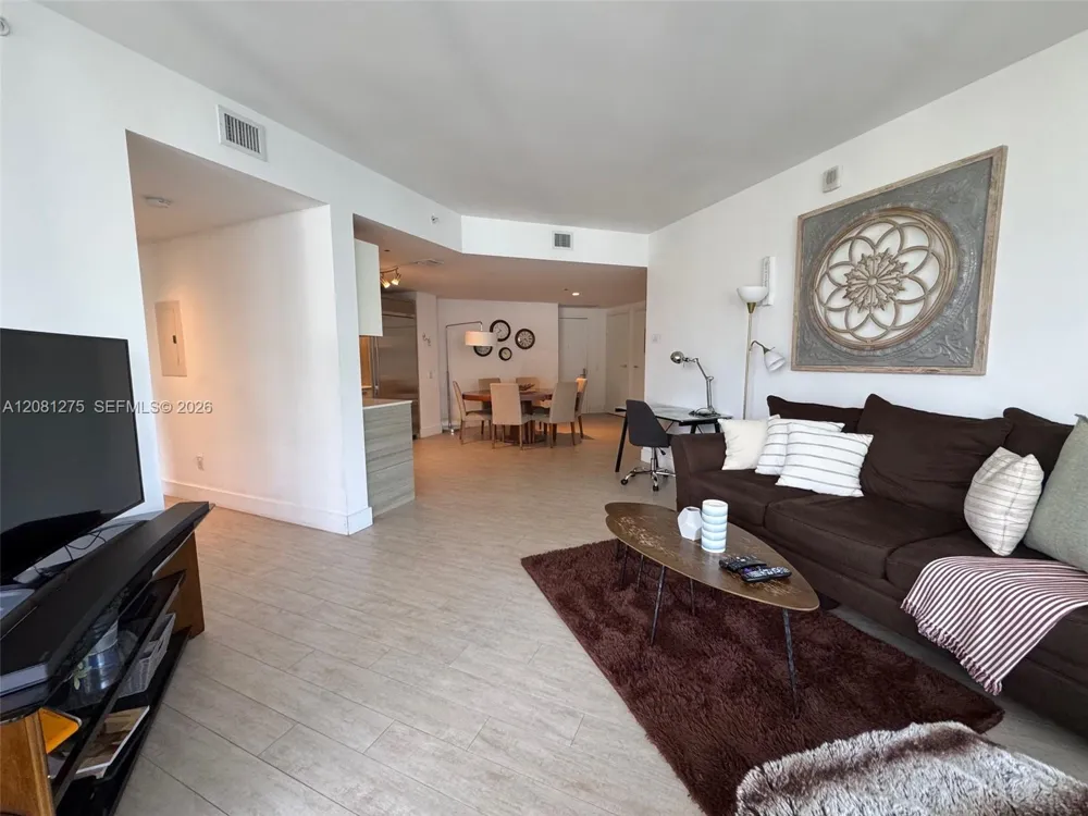1300 Brickell Bay Dr #2610 Miami, FL 33131