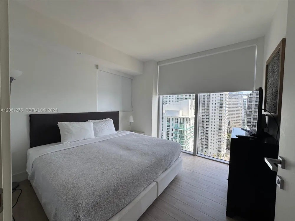 1300 Brickell Bay Dr #2610 Miami, FL 33131