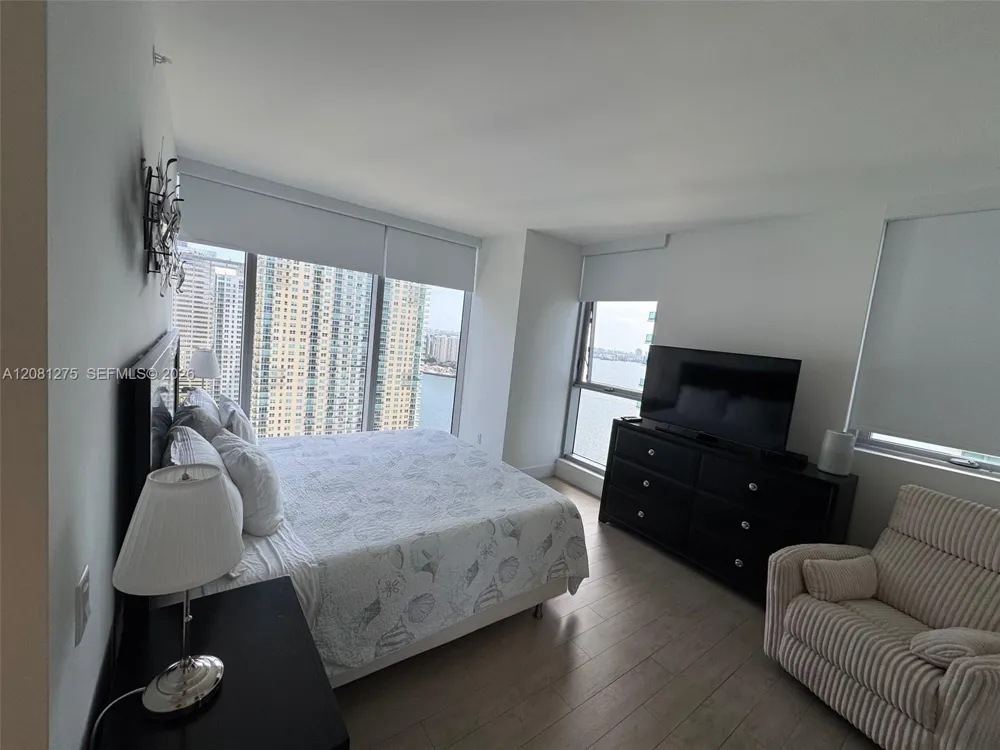 1300 Brickell Bay Dr #2610 Miami, FL 33131