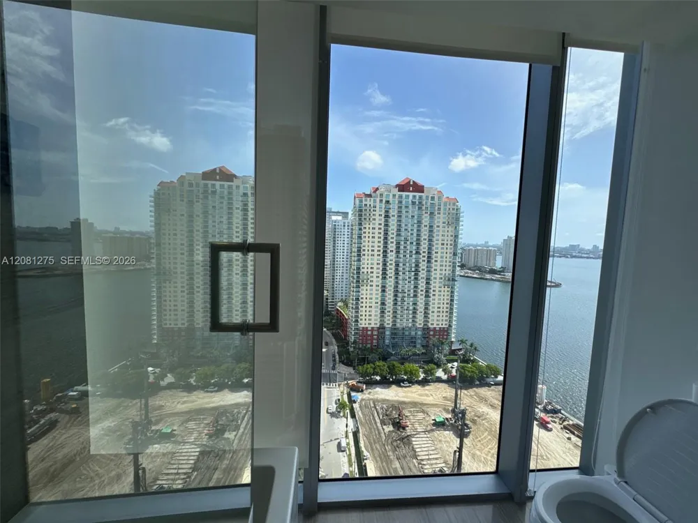 1300 Brickell Bay Dr #2610 Miami, FL 33131