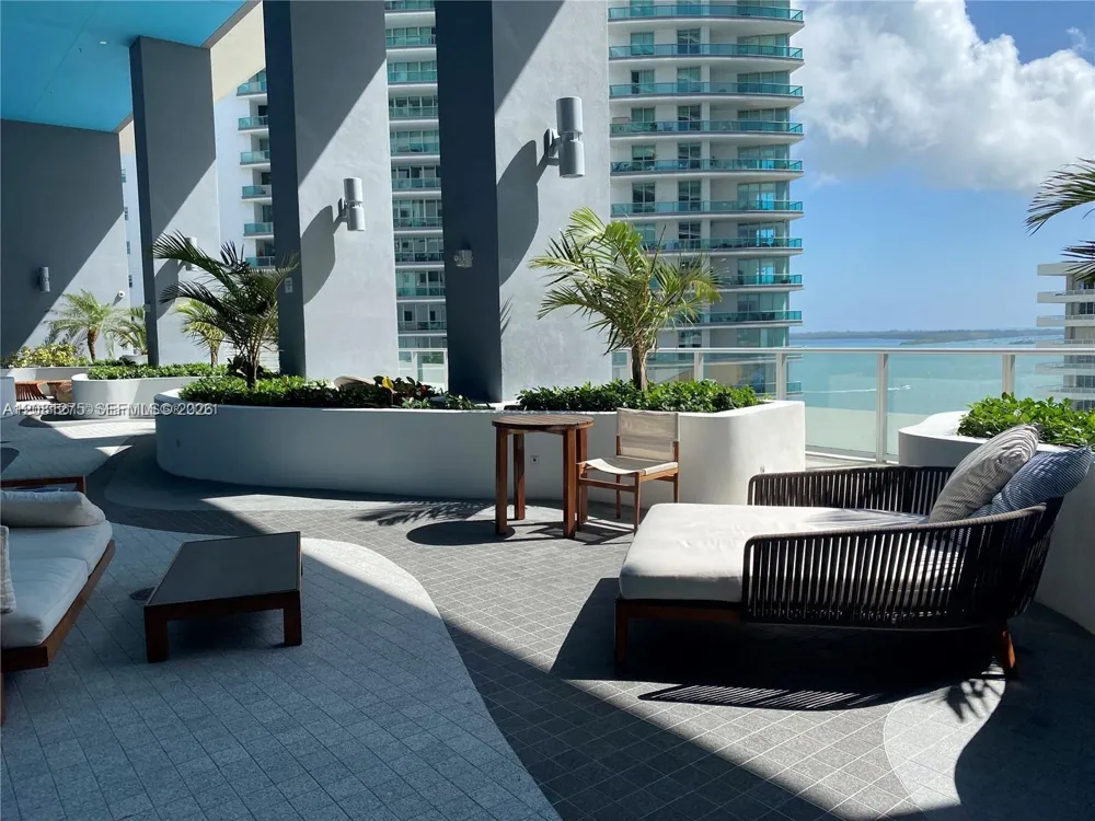 1300 Brickell Bay Dr #2610 Miami, FL 33131