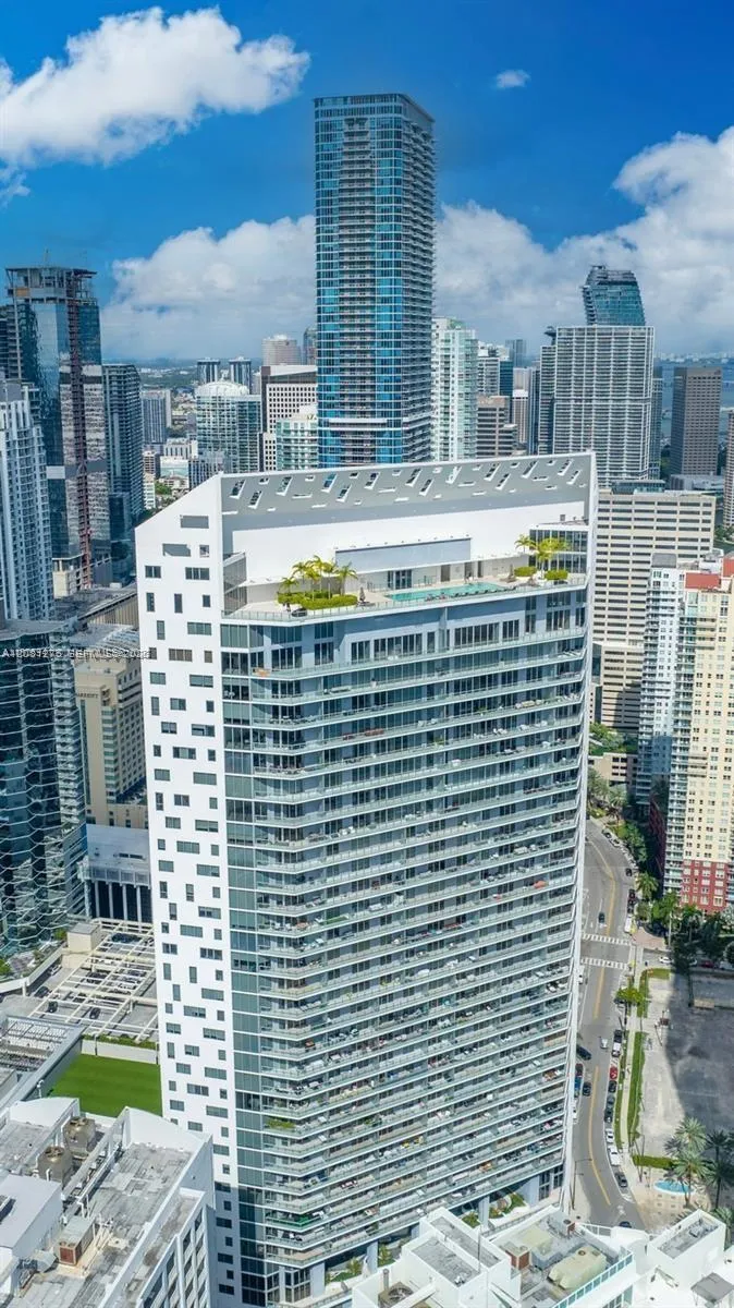 1300 Brickell Bay Dr #2610 Miami, FL 33131