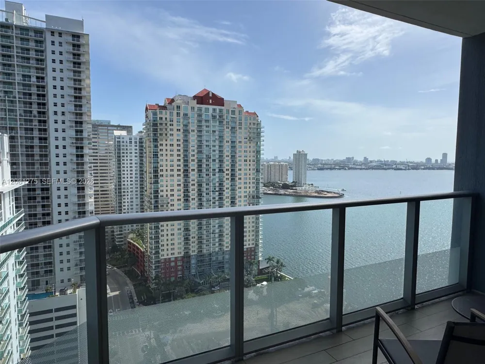 1300 Brickell Bay Dr #2610 Miami, FL 33131