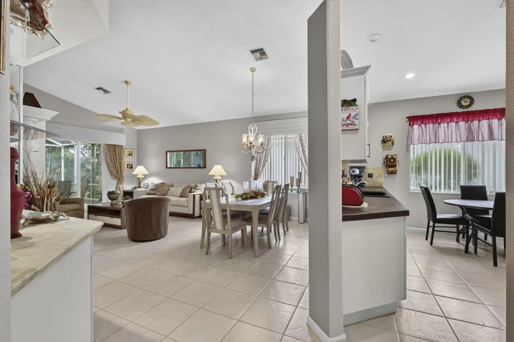 2260 Sapphire Circle West Palm Beach, FL 33411