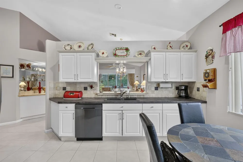 2260 Sapphire Circle West Palm Beach, FL 33411
