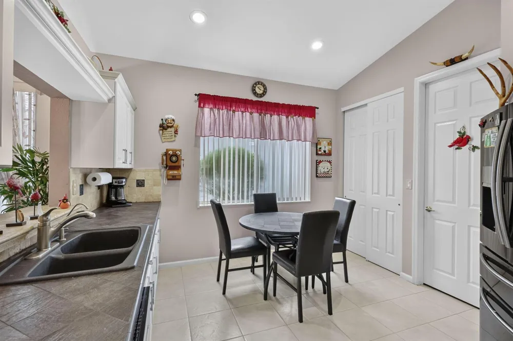 2260 Sapphire Circle West Palm Beach, FL 33411