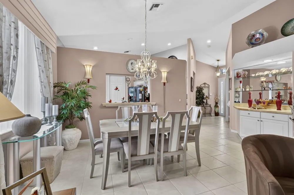 2260 Sapphire Circle West Palm Beach, FL 33411