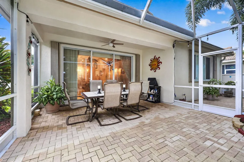 2260 Sapphire Circle West Palm Beach, FL 33411
