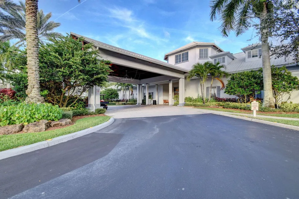 2260 Sapphire Circle West Palm Beach, FL 33411