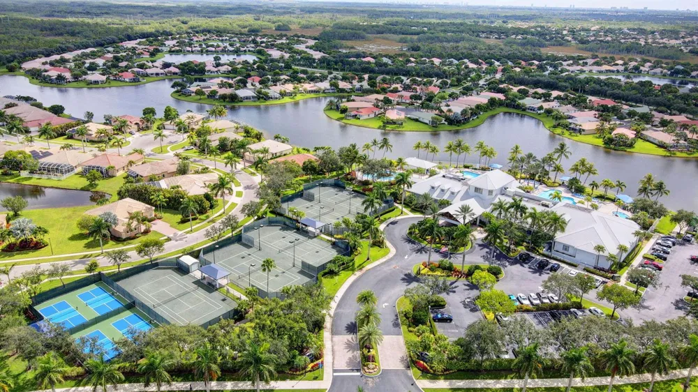 2260 Sapphire Circle West Palm Beach, FL 33411