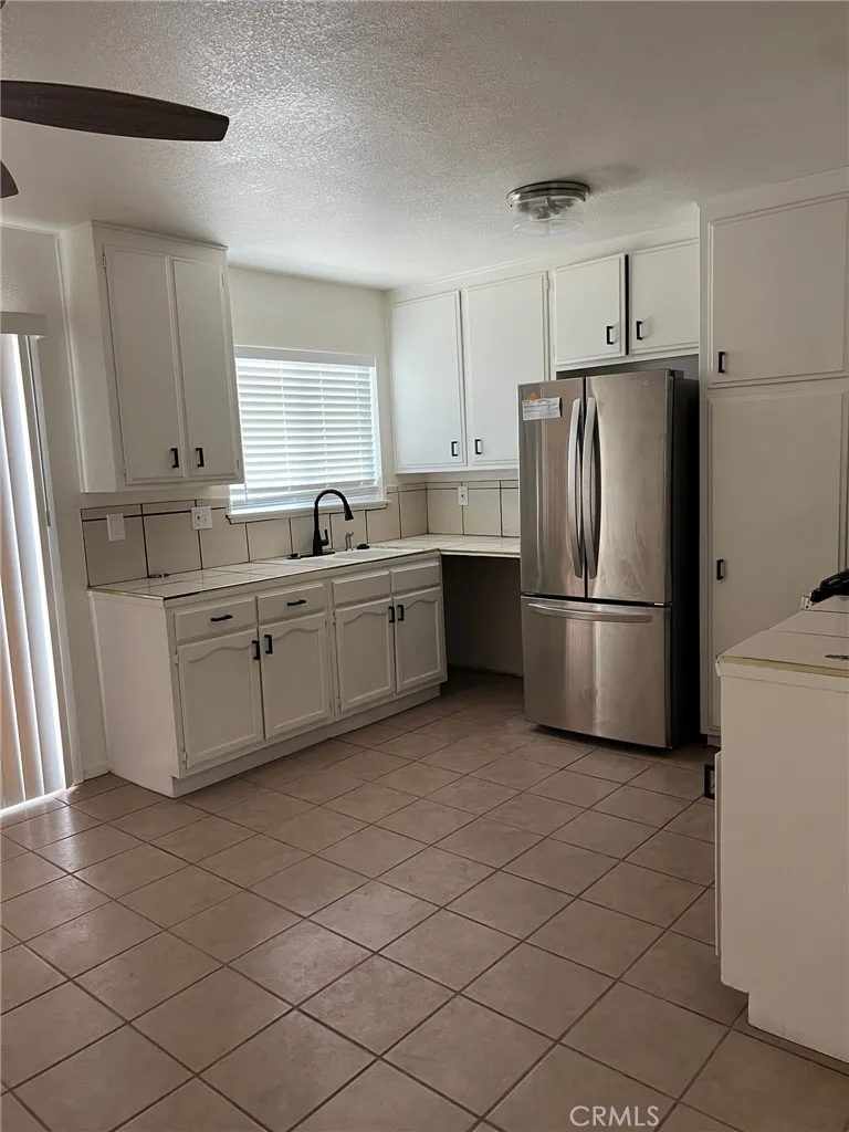 37920 Grand View Avenue Yermo, CA 92398