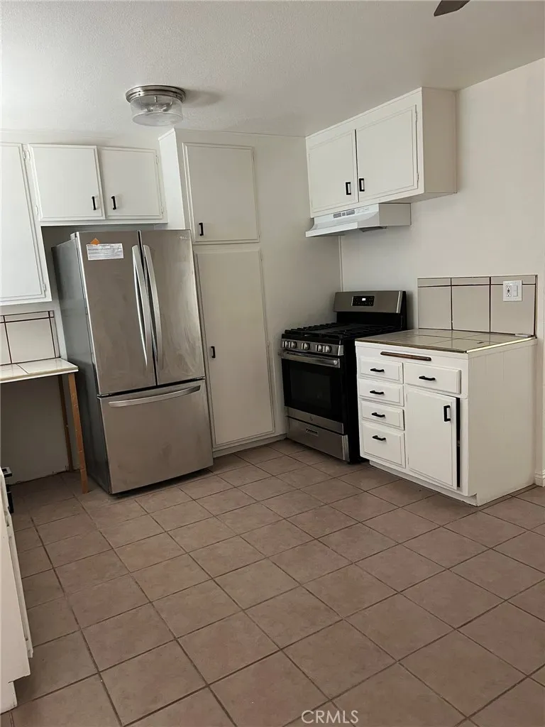 37920 Grand View Avenue Yermo, CA 92398