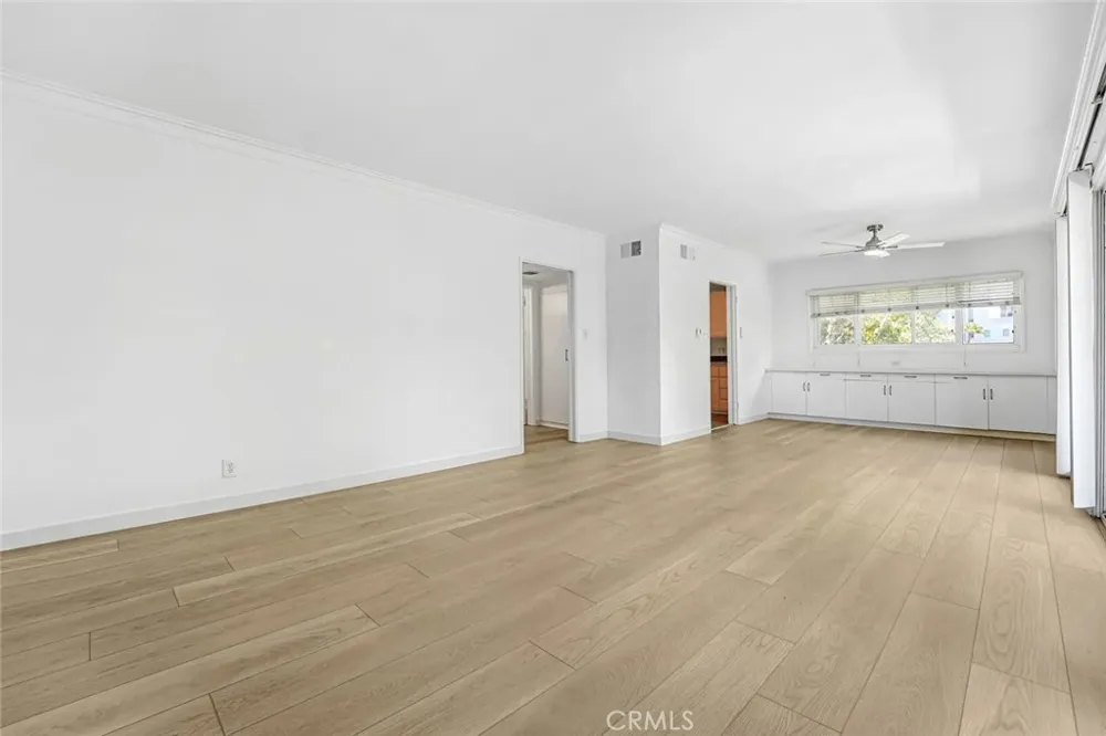 1975 S Beverly Glen Los Angeles, CA 90025