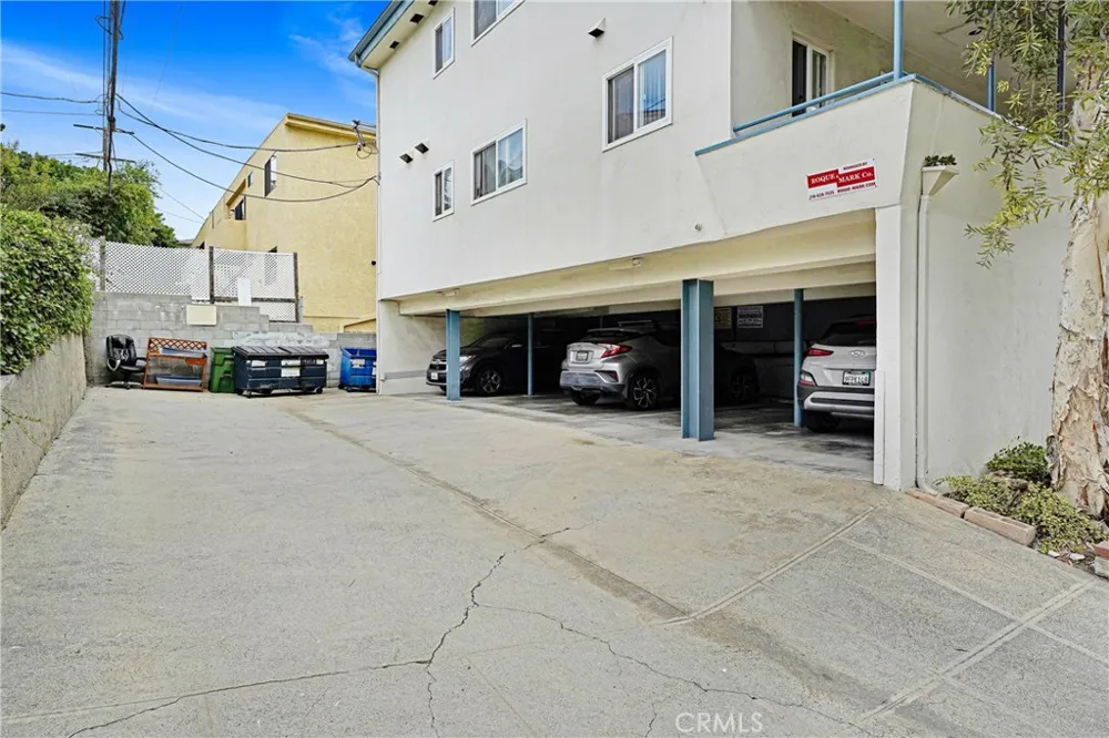 1975 S Beverly Glen Los Angeles, CA 90025
