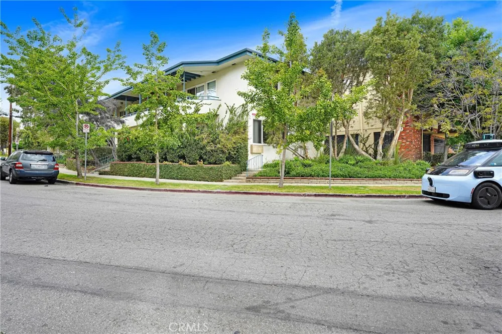 1975 S Beverly Glen Los Angeles, CA 90025